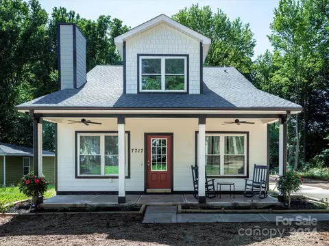 7717 Carelock Cir, Charlotte, NC 28215
