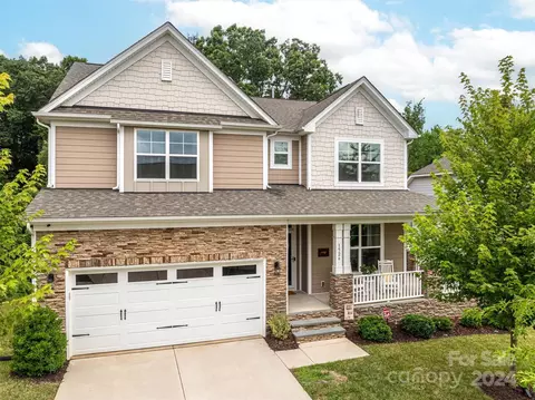 1526 Robinson Oaks Dr, Gastonia, NC 28054
