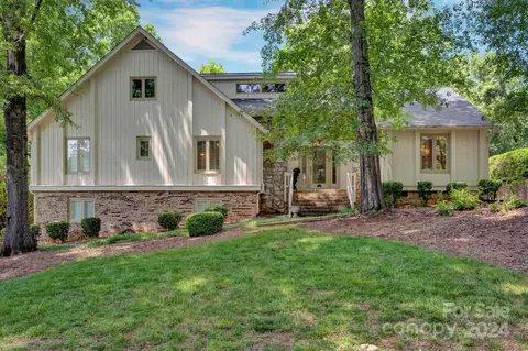 2408 Fernbank Dr, Charlotte, NC 28226