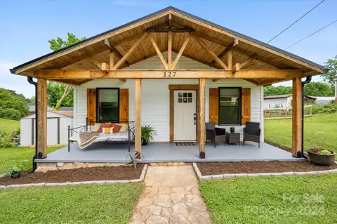 127 Leach St, Marion, NC 28752
