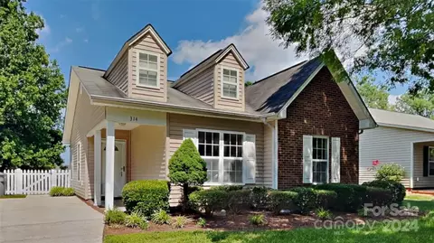 314 Llewellyn St, Belmont, NC 28012