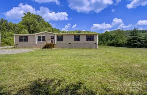 199 Rockwood Dr, Hendersonville, NC 28792