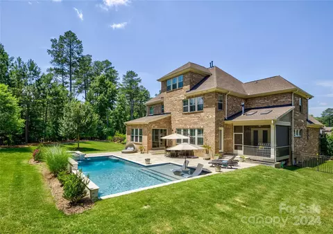 13115 Indigo Run Ct, Charlotte, NC 28278