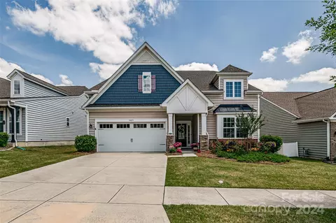 10025 Berkeley Castle Dr, Charlotte, NC 28273