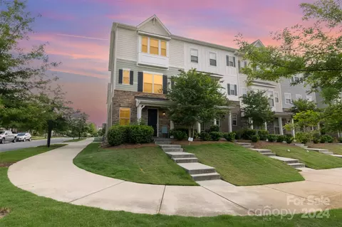 9409 Ainslie Downs St, Charlotte, NC 28273