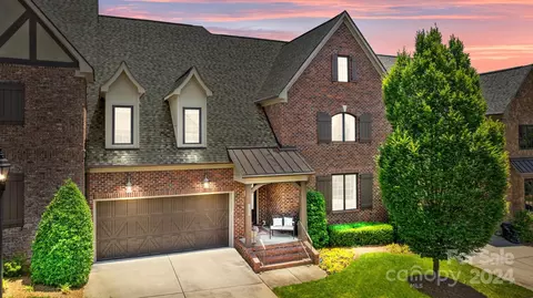 6211 Fletcher Cir, Charlotte, NC 28226