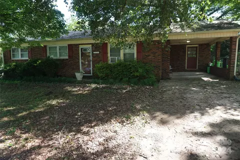 2999 Shangri La Dr, Conover, NC 28613