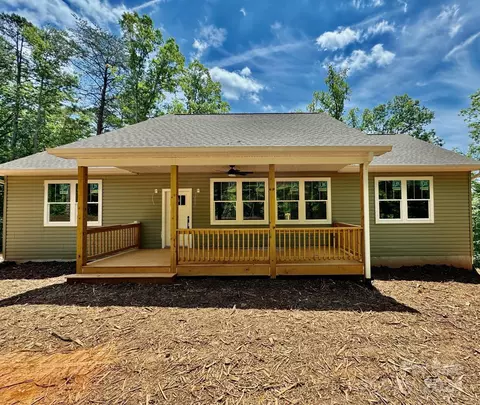 207 Sunny St, Marion, NC 28752