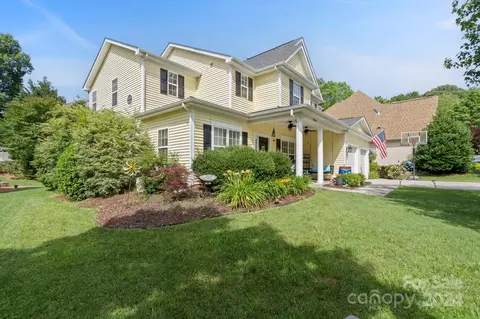 9510 Renick Dr, Cornelius, NC 28031 photo 2