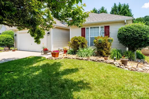 114 Creston Ct, Mooresville, NC 28115