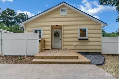 120 Walker Rd, Morganton, NC 28655