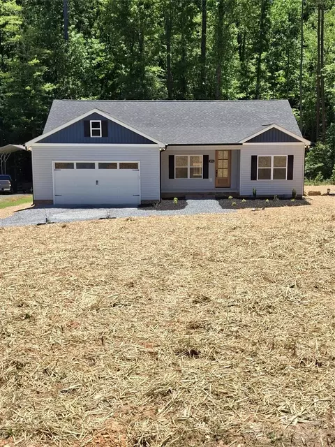 176 Delwood Ct, Mount Gilead, NC 27306