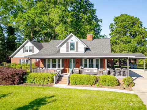 165 2nd Sw St SW, Taylorsville, NC 28681