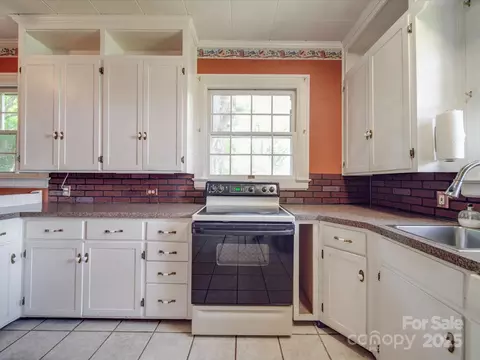 5237 Nc Highway 90 E Hwy, Hiddenite, NC 28636 photo 8