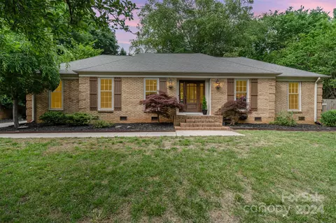3816 Dunlanwood Cir, Charlotte, NC 28226