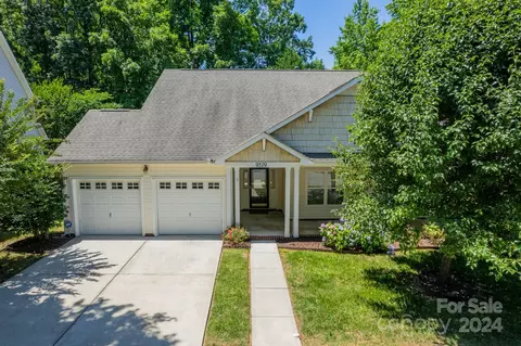 9519 Yearwood Ln, Charlotte, NC 28214