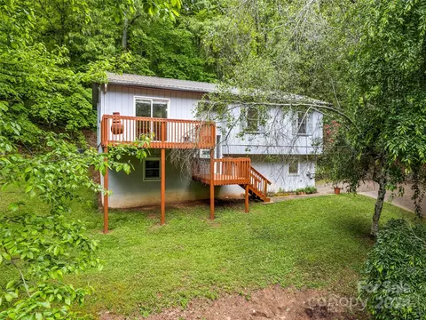 46 Highland Ter, Clyde, NC 28721