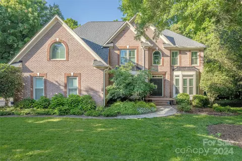 8628 Edgewood Grove Trl, Charlotte, NC 28226