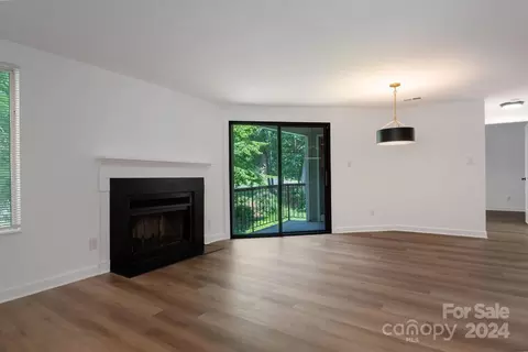 7516 Pbblston Dr #E, Charlotte, NC 28212