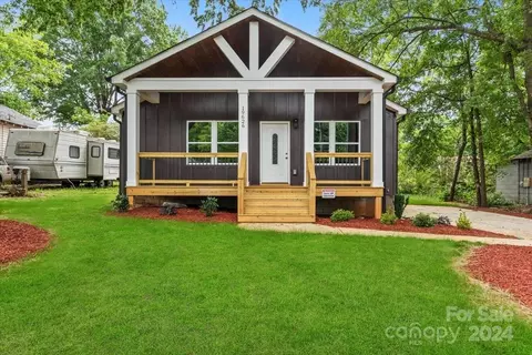 19626 Center St, Cornelius, NC 28031