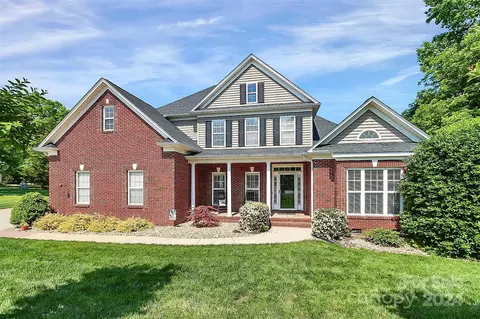 9025 Petunia Ct, Gastonia, NC 28056