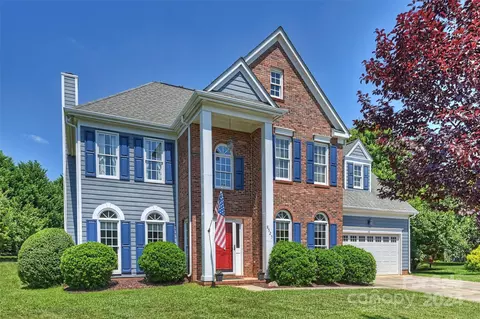 8525 Tonawanda Dr, Charlotte, NC 28277