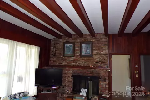 143 Johnson St, Canton, NC 28716 photo 2