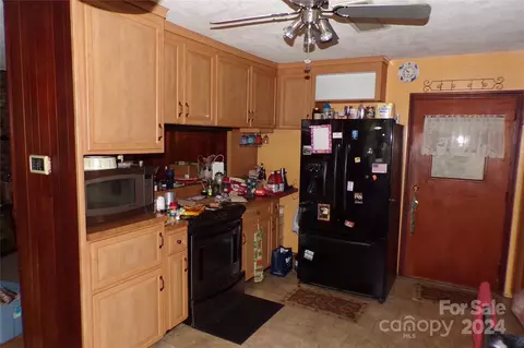 143 Johnson St, Canton, NC 28716 photo 4