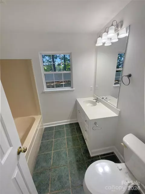 Bath - 7789 Red Robin Trl, Denver, NC 28037 photo 1 of 2