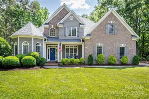 19825 Callaway Hills Ln, Davidson, NC 28036