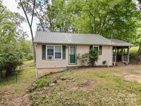85 Sandy Flat Mountain Rd, Fletcher, NC 28732