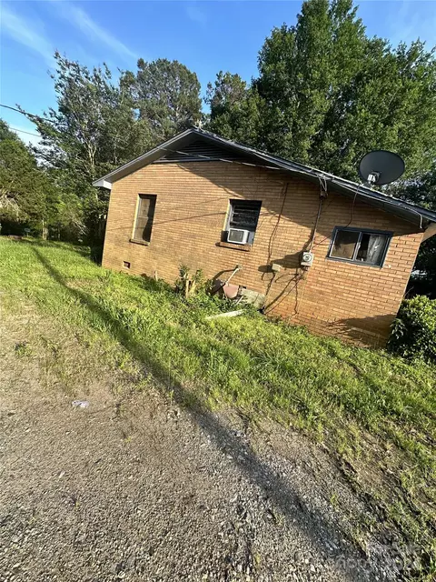 234 E John Crawford Rd, Shelby, NC 28152