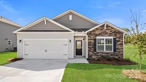 567 Country Oak Dr, Asheville, NC 28804