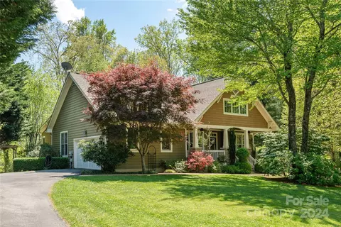 129 Skytop Farm Ln, Hendersonville, NC 28791