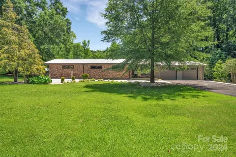 325 S Lineberry St, Troy, NC 27371