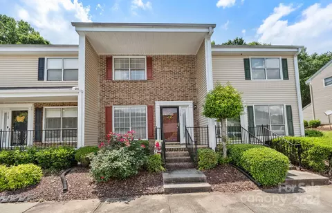 1109 Surry Ln, Gastonia, NC 28054