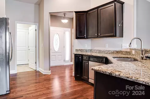 7228 Kenyon Dr, Denver, NC 28037 photo 5