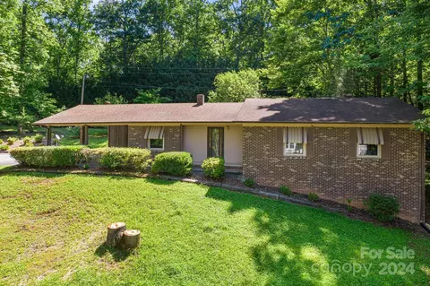 209 Cobblestone Dr, Marion, NC 28752