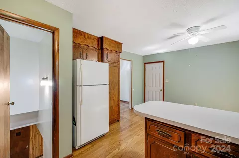209 Cobblestone Dr, Marion, NC 28752 photo 6