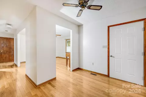 209 Cobblestone Dr, Marion, NC 28752 photo 10