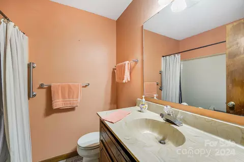 209 Cobblestone Dr, Marion, NC 28752 photo 16
