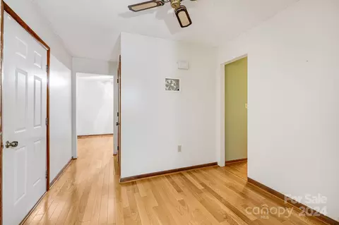 209 Cobblestone Dr, Marion, NC 28752 photo 9