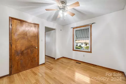 209 Cobblestone Dr, Marion, NC 28752 photo 7