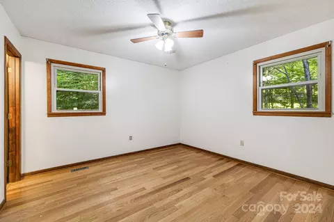 209 Cobblestone Dr, Marion, NC 28752 photo 17