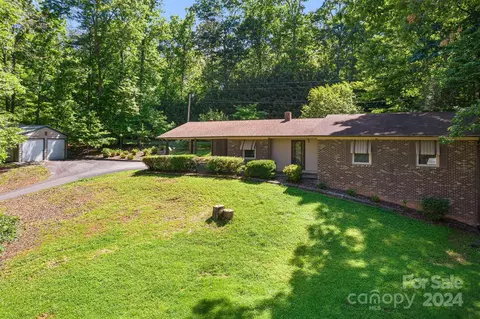 209 Cobblestone Dr, Marion, NC 28752 photo 2