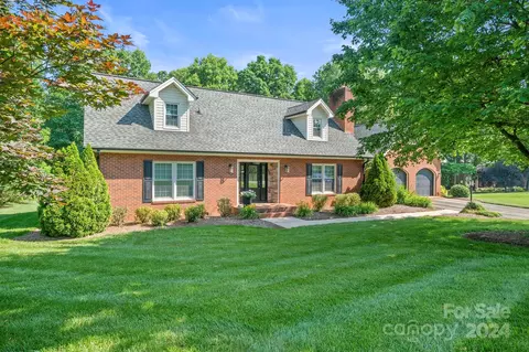 217 9th Ne St NE, Conover, NC 28613 photo 5