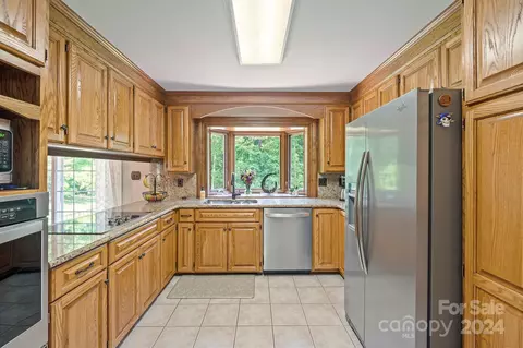 217 9th Ne St NE, Conover, NC 28613 photo 11