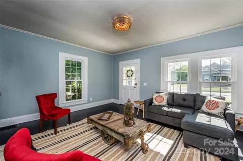 Living - 607 3rd St, Spencer, NC 28159 photo 2 of 3