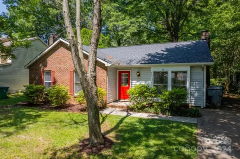 5617 Running Wood Ln, Charlotte, NC 28215