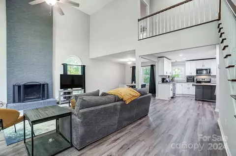 2142 Highland View Ln, Charlotte, NC 28214